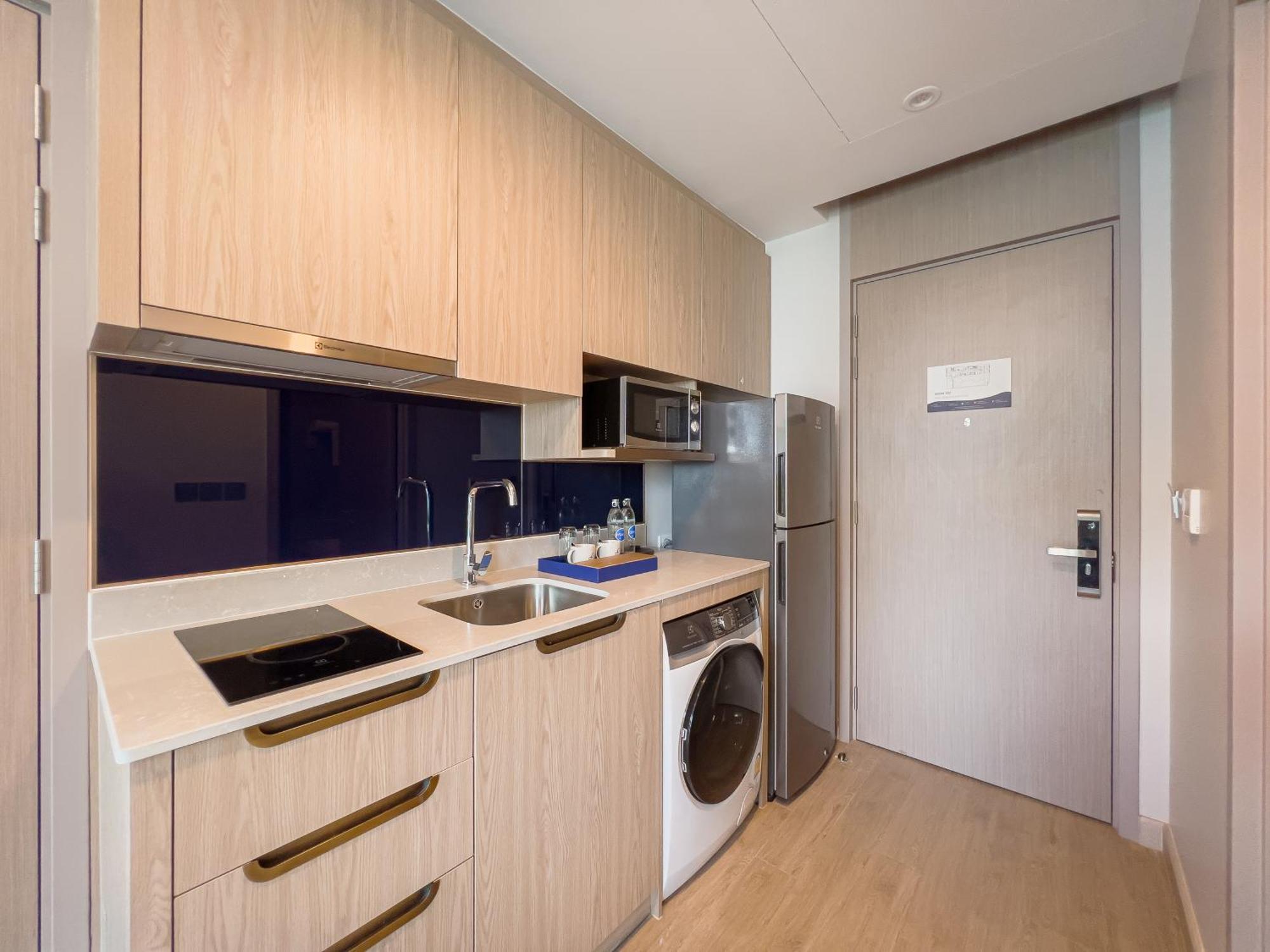 S Sriracha Hotel & Residence Si Racha Bagian luar foto
