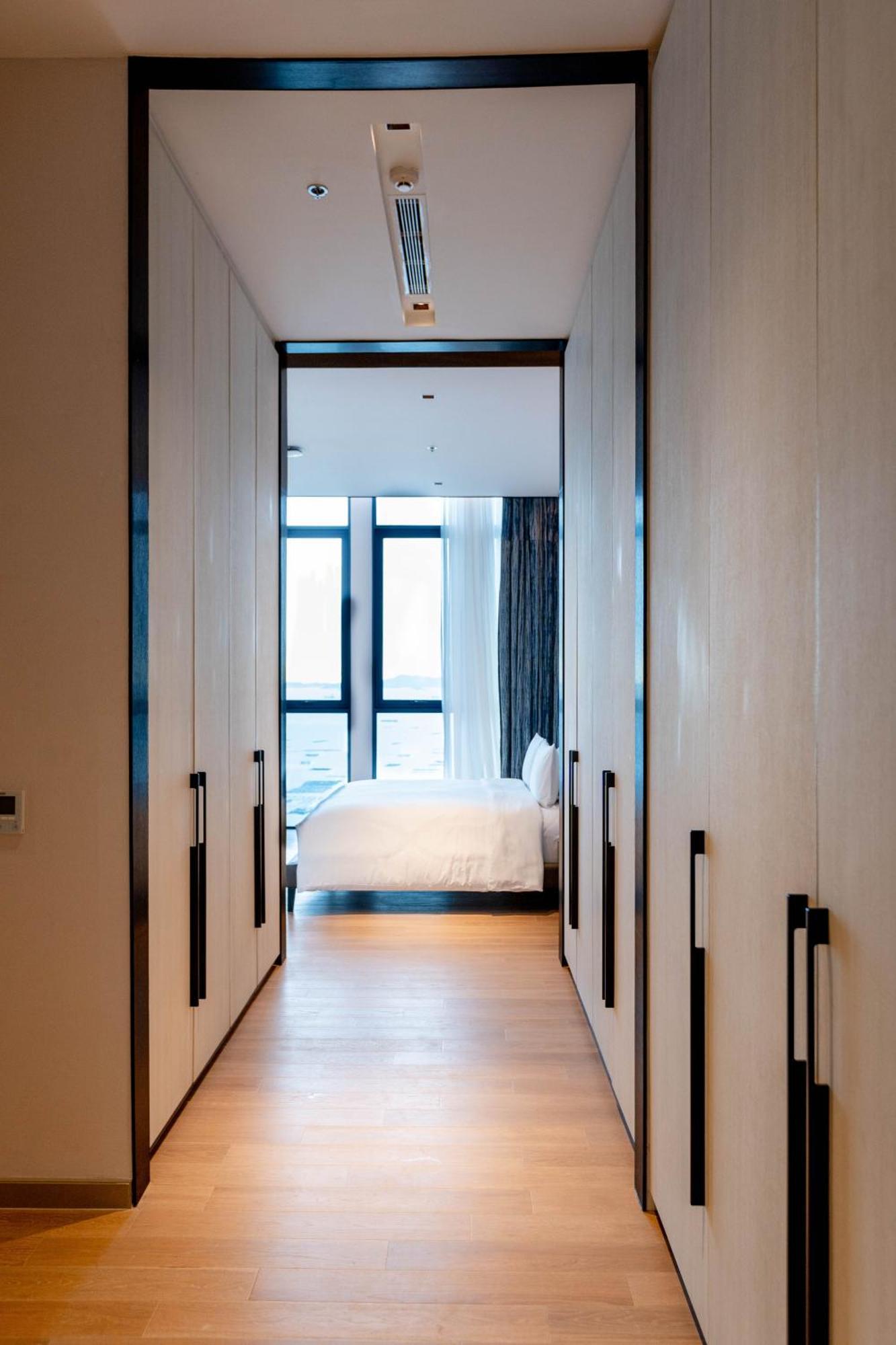 S Sriracha Hotel & Residence Si Racha Bagian luar foto