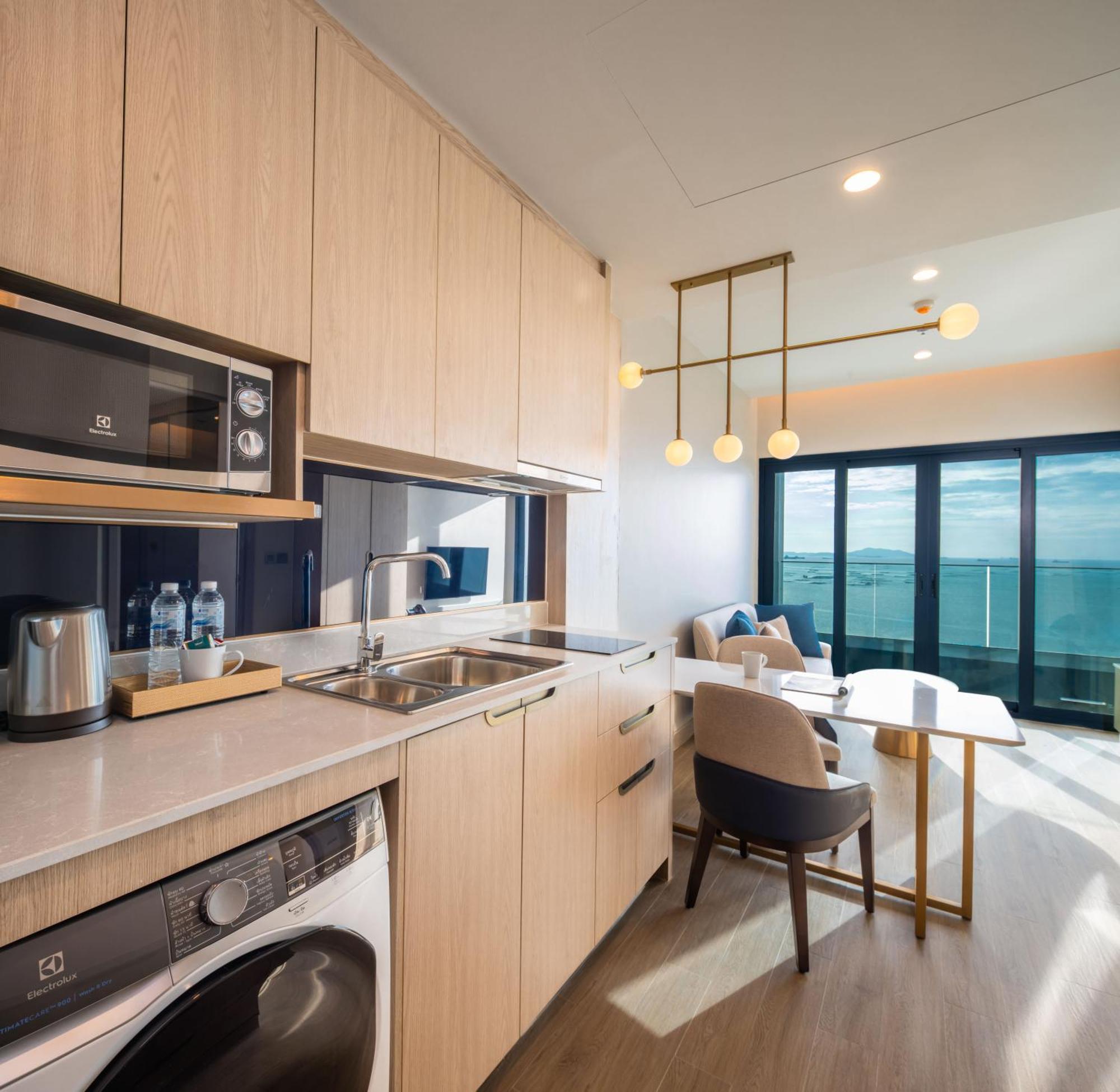 S Sriracha Hotel & Residence Si Racha Bagian luar foto