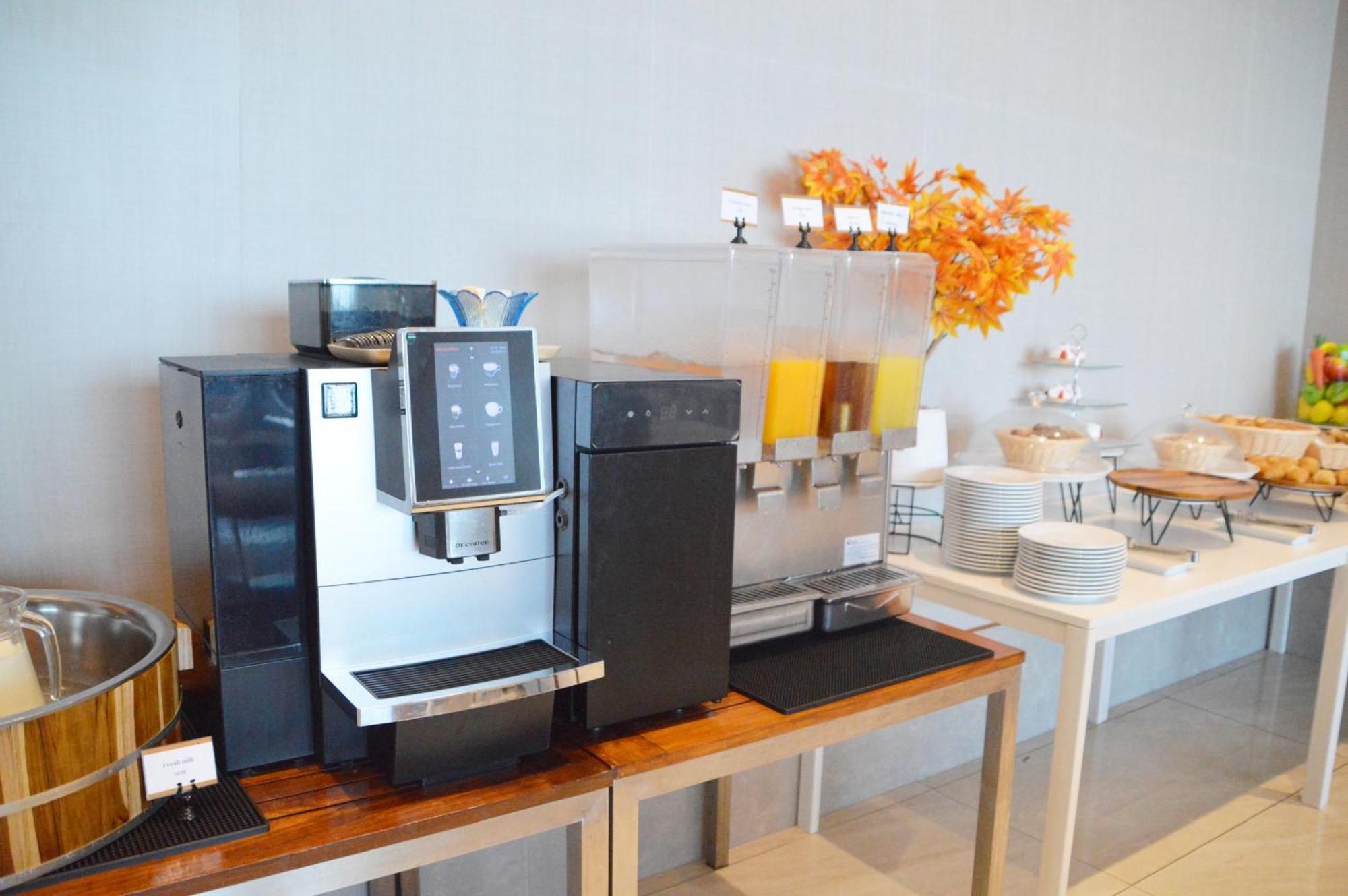 S Sriracha Hotel & Residence Si Racha Bagian luar foto