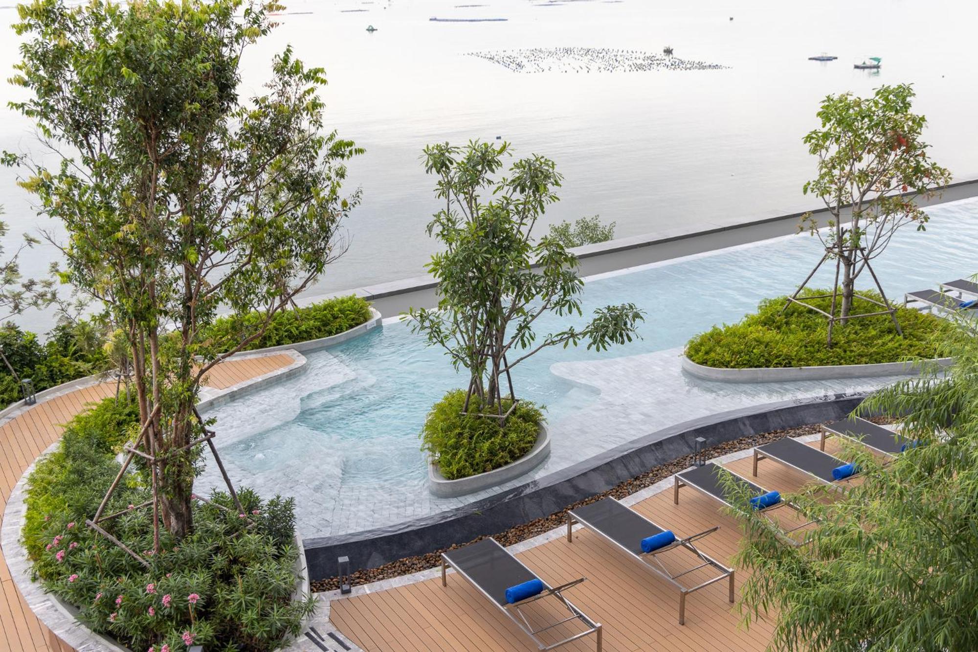 S Sriracha Hotel & Residence Si Racha Bagian luar foto