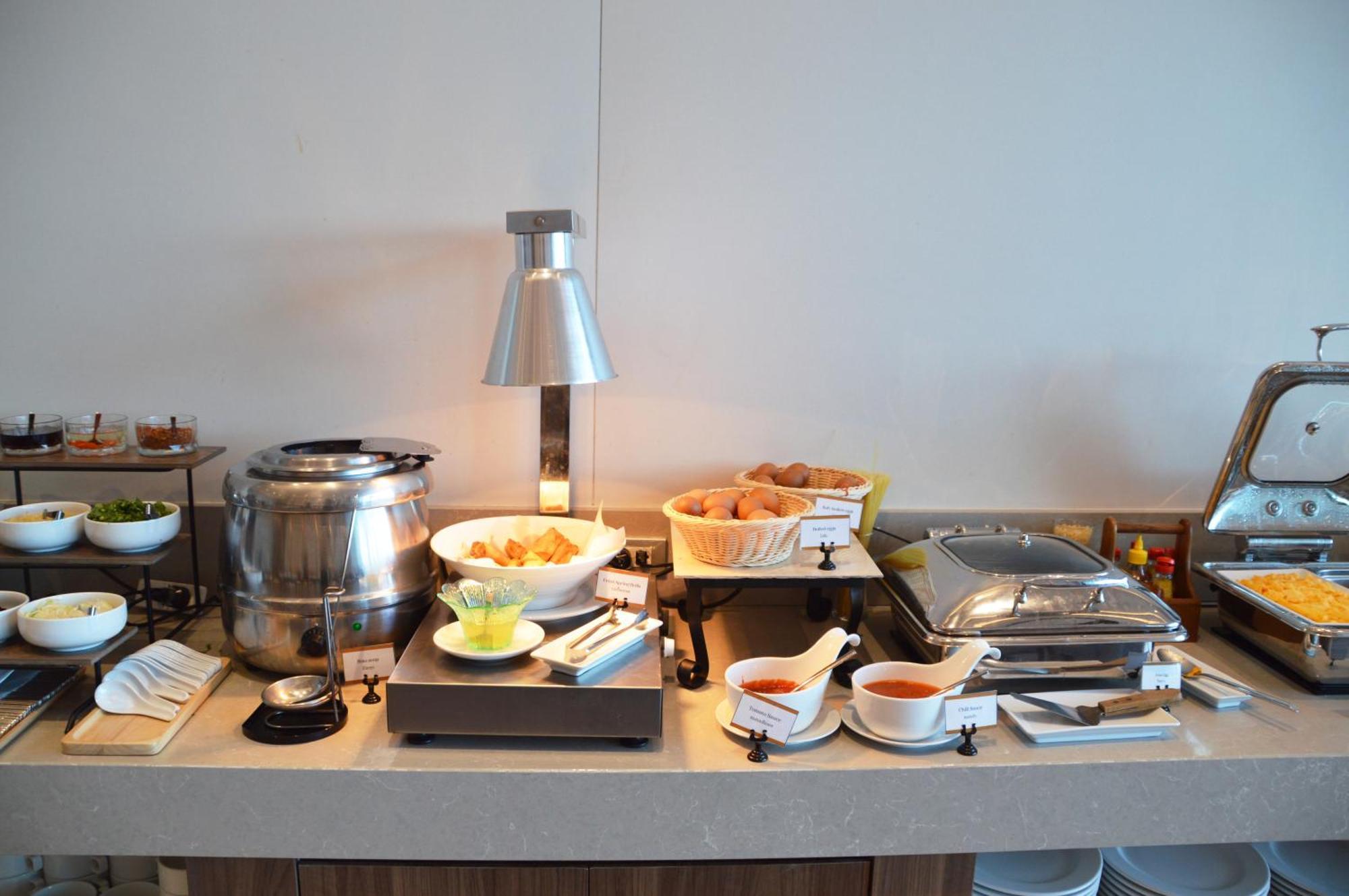 S Sriracha Hotel & Residence Si Racha Bagian luar foto